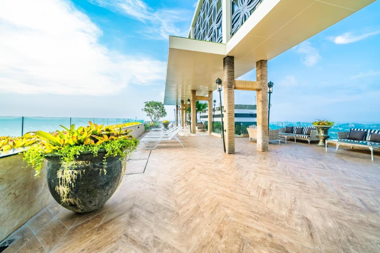 Riviera Jomtien Roomy 1-Bdr Seaview Condo Экстерьер фото